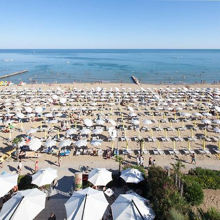 Hotel Columbia & Ninfea Lido di Jesolo Exteriör bild