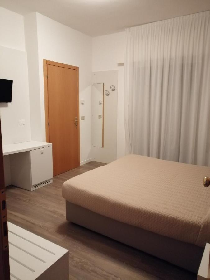Hotel Columbia & Ninfea Lido di Jesolo Exteriör bild