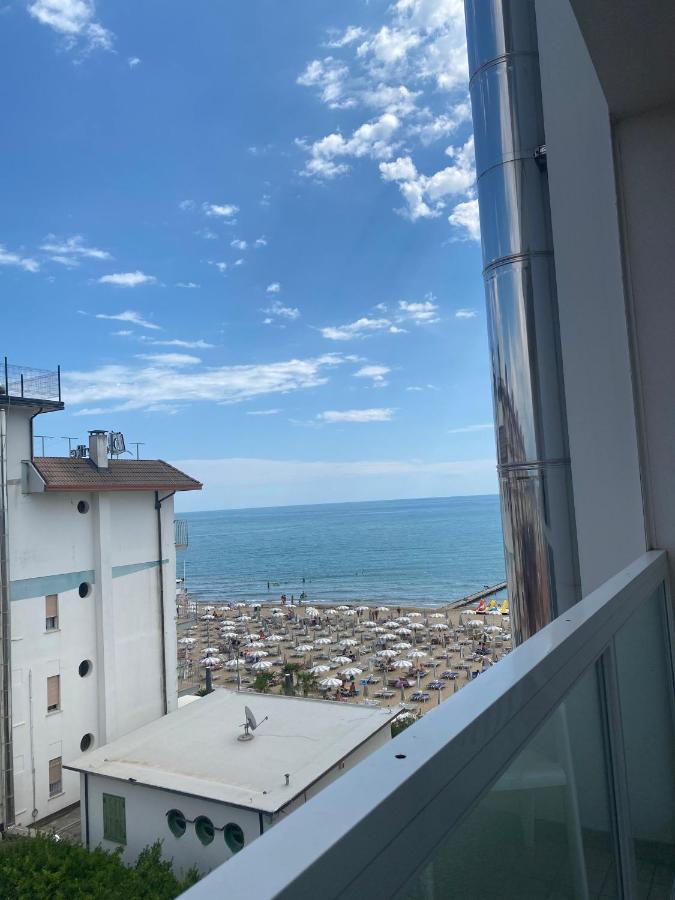 Hotel Columbia & Ninfea Lido di Jesolo Exteriör bild