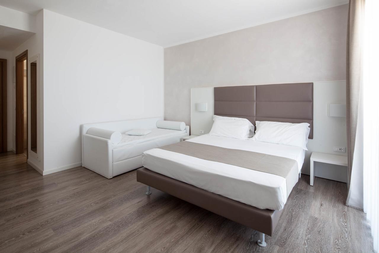 Hotel Columbia & Ninfea Lido di Jesolo Exteriör bild